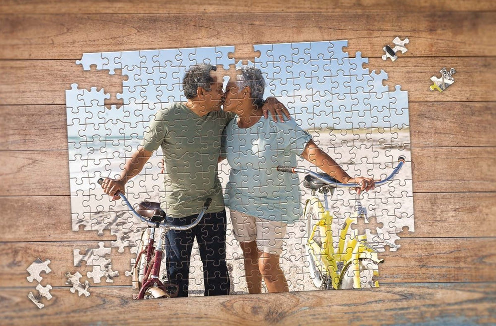 couple on bike tour kissing photo puzzle
